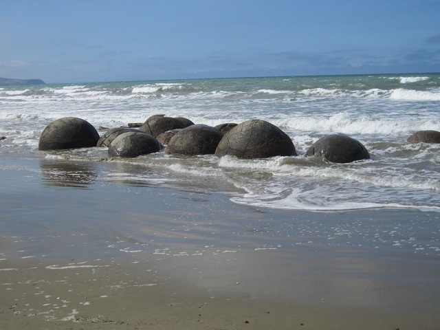 Moeraki Boulders aan zee